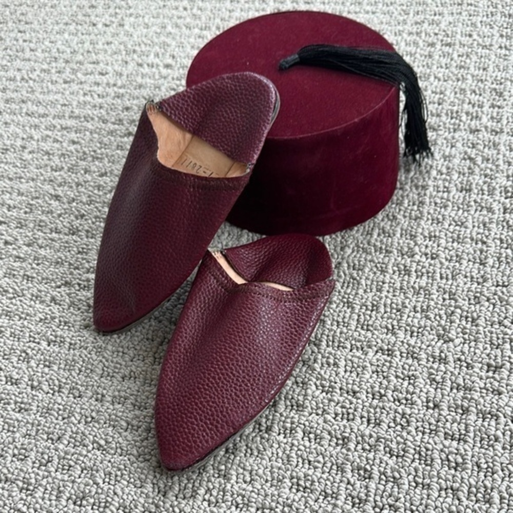 Moroccan Burgundy Leather babouche slip on shoes  and Hat set for kids
